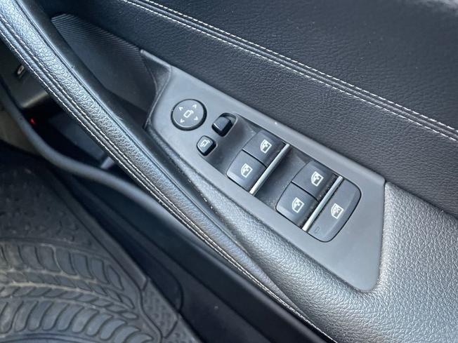 BMW 5 Series Photo 29
