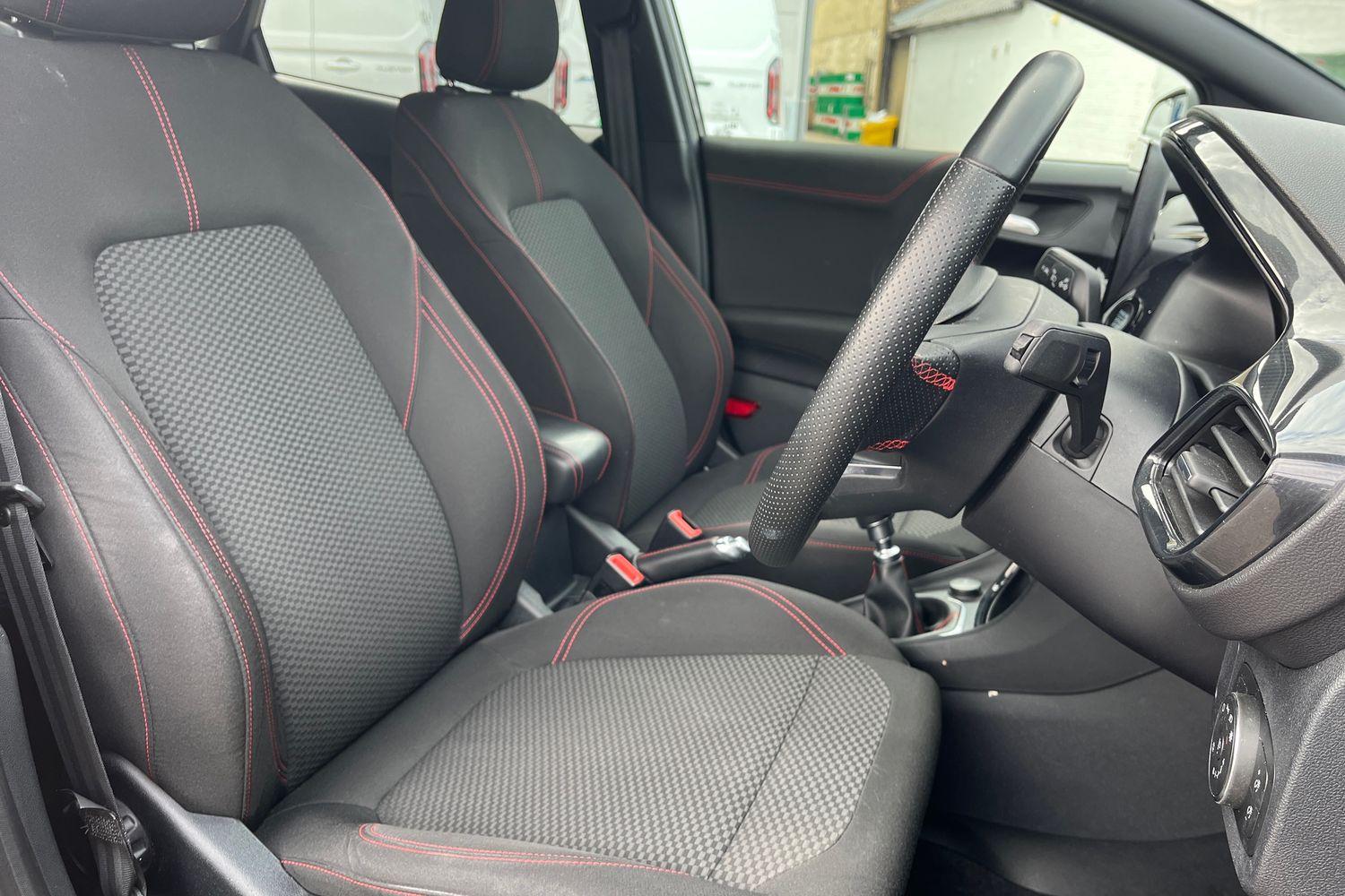 Ford PUMA Photo 16