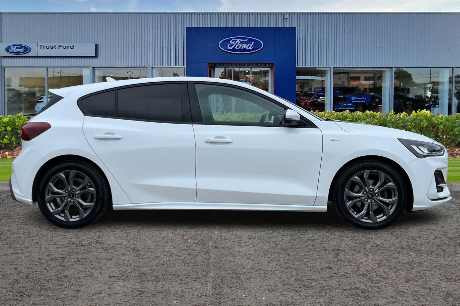 Ford FOCUS Photo 2