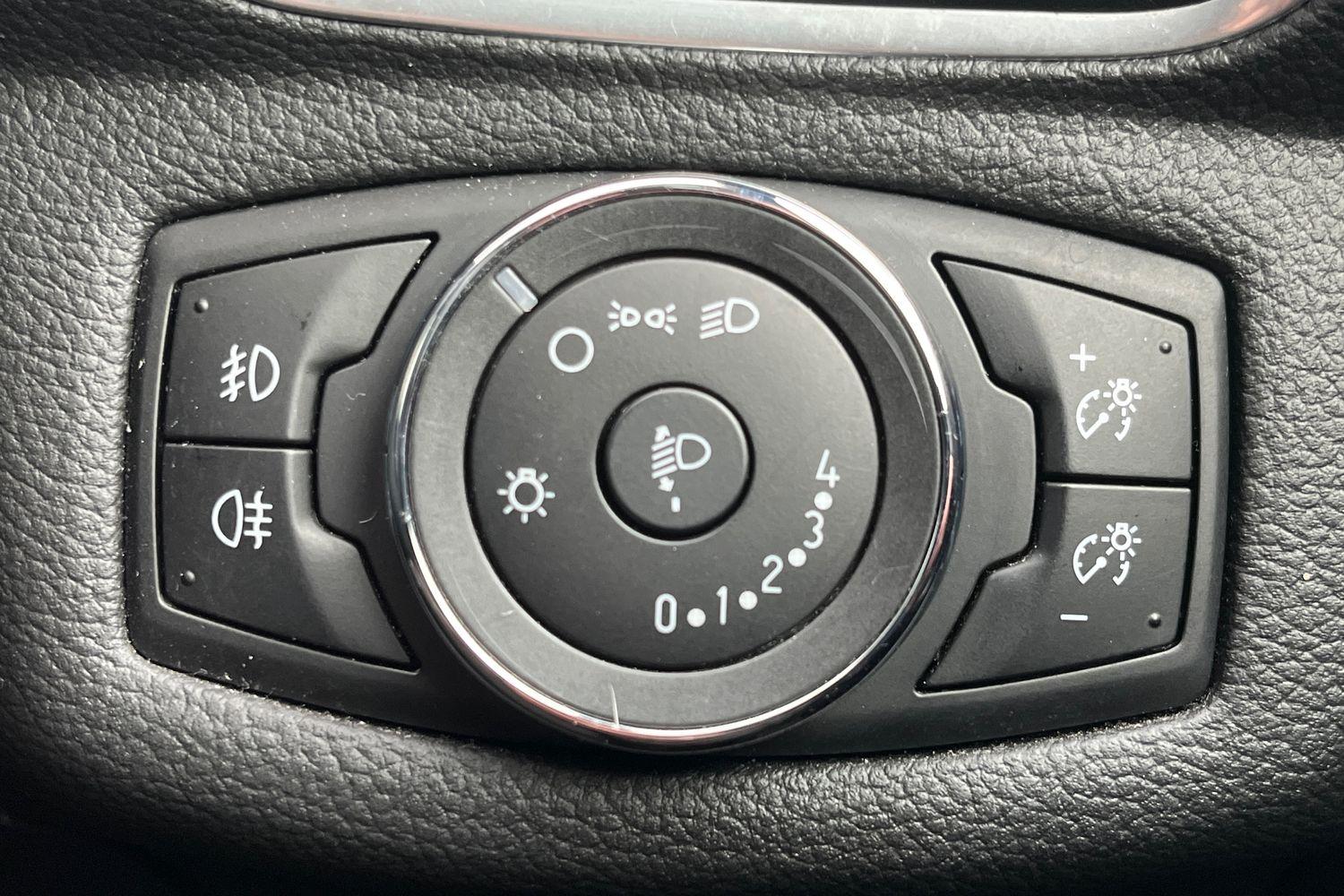 Ford B-MAX Photo 22