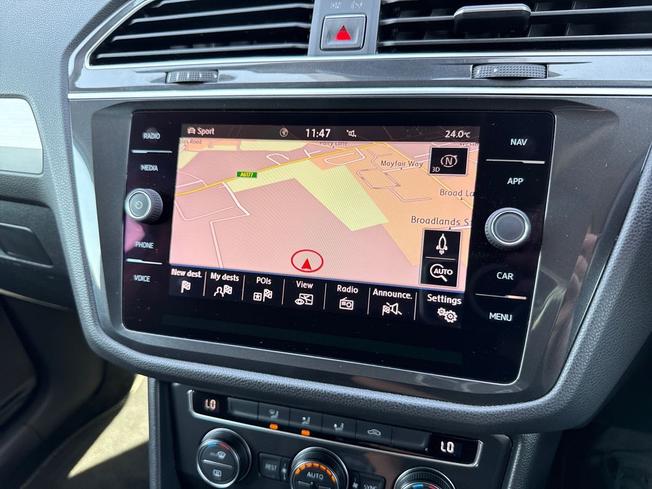 VOLKSWAGEN Tiguan Photo 13
