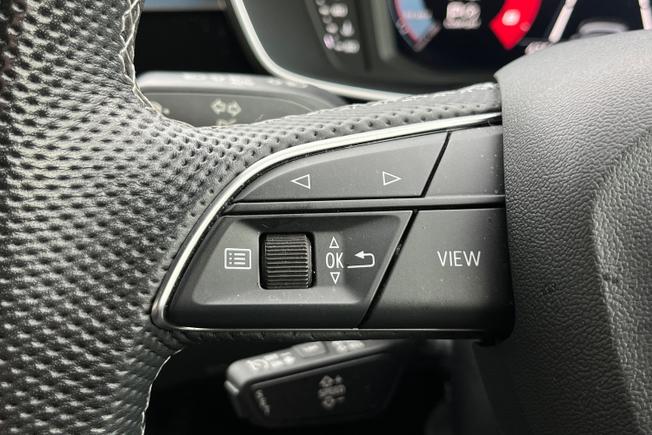 AUDI Q3 Photo 16