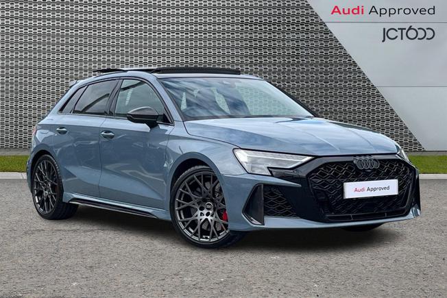 AUDI RS3 Photo 1