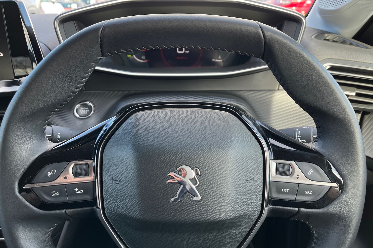 Peugeot 208 Photo 11