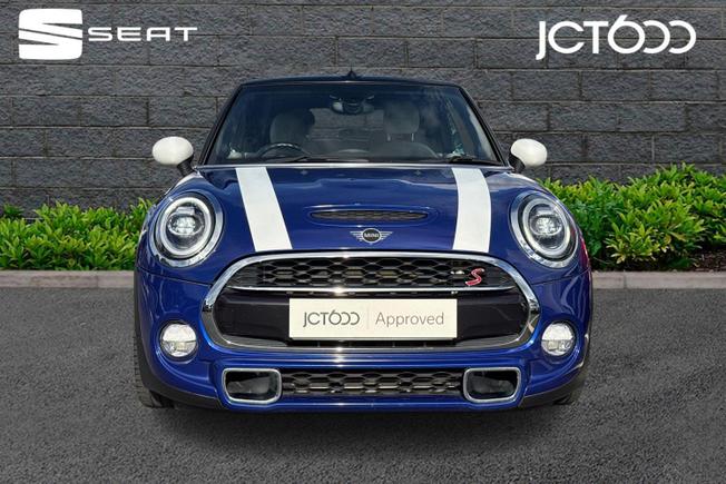 MINI Convertible Photo 8