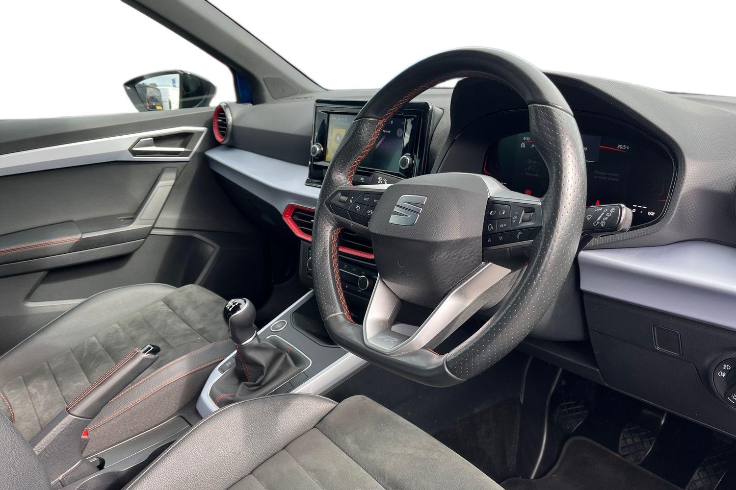 SEAT ARONA Photo 8