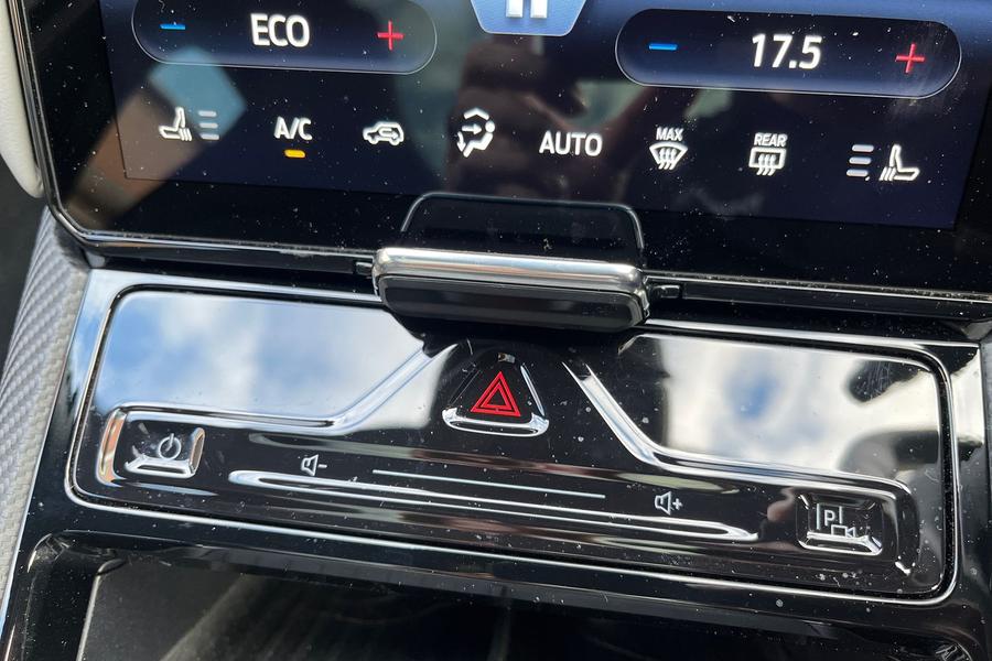 Ford Explorer Photo autoimg-fc109e42d22d484f7291e51671a7ae05e6ba9660.jpg