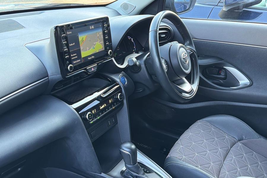 Toyota Yaris Cross Photo autoimg-fc16a3235f80300b3c90084d95e8fe31cced6428.jpg