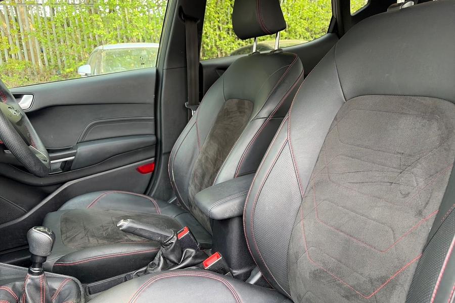 Ford Fiesta Photo autoimg-fc174881def51cc8c51cd41187a00d941a8685d3.jpg