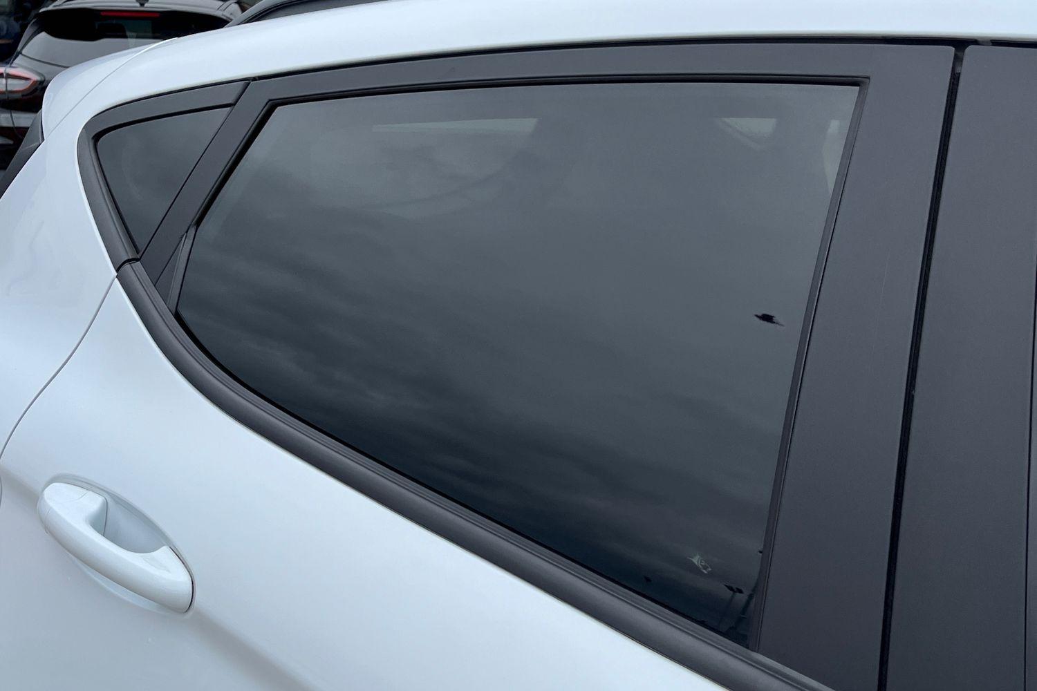 Ford FIESTA Photo 38