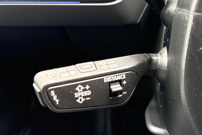 Audi Q4 Photo 24