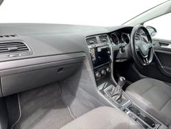 Volkswagen Golf Photo 2