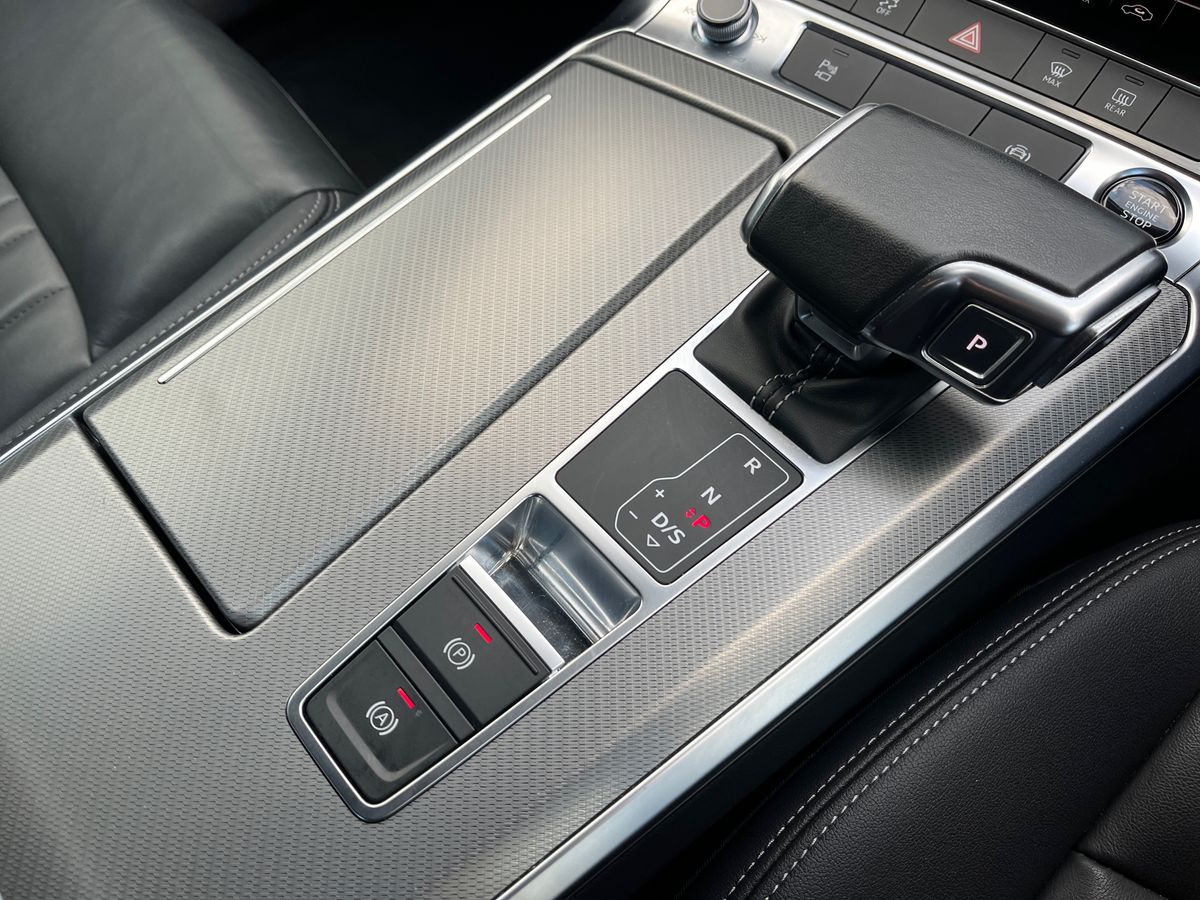 Audi A6 Saloon Photo 13