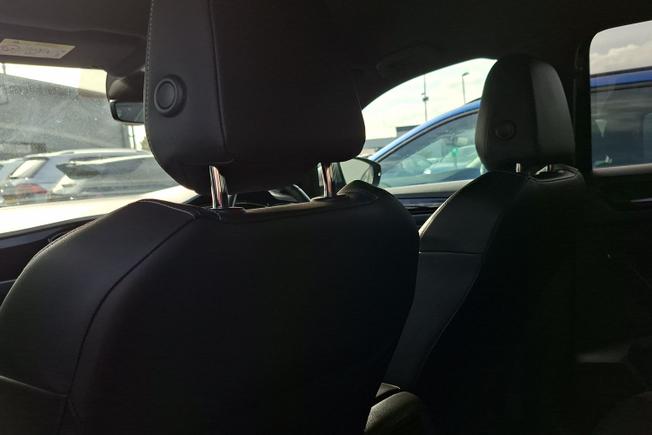 VOLKSWAGEN T-Roc Photo 25