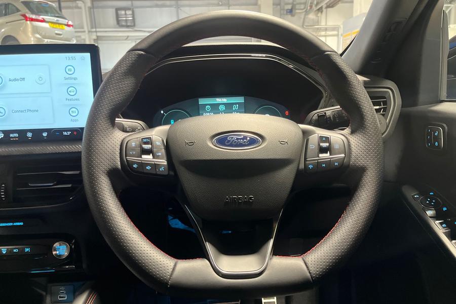 Ford Kuga Photo autoimg-fc2710ed36749f903e132b3a959f49abd05f1012.jpg