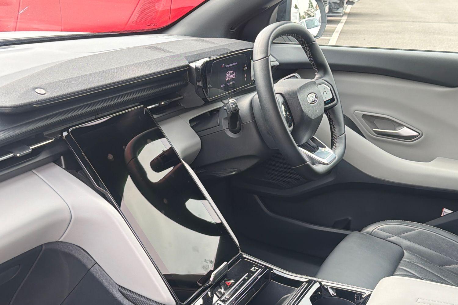 Ford Explorer Photo 17
