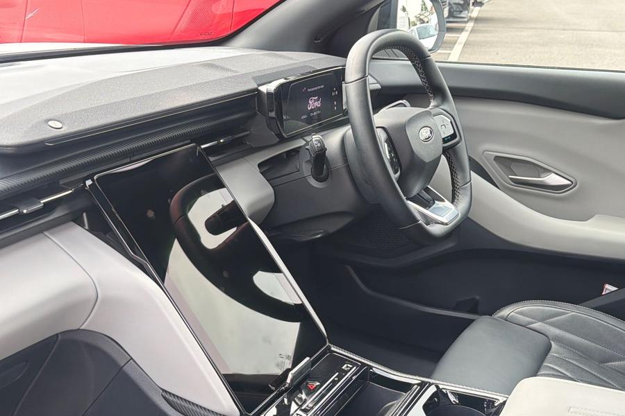 Ford Explorer Photo autoimg-fc27baaf73643b4954b8c7aafa960965fd2950c7.jpg