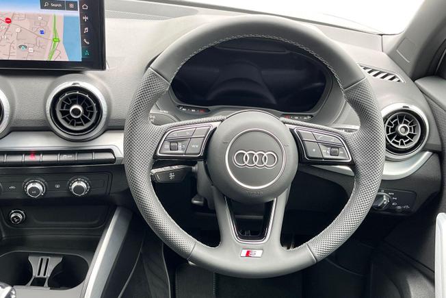 AUDI Q2 Photo 11