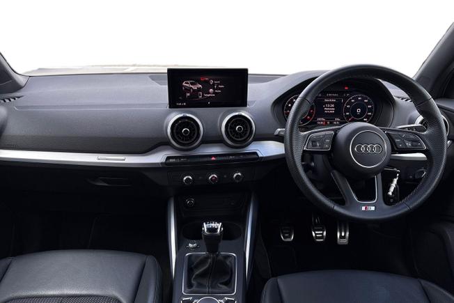 AUDI Q2 Photo 10