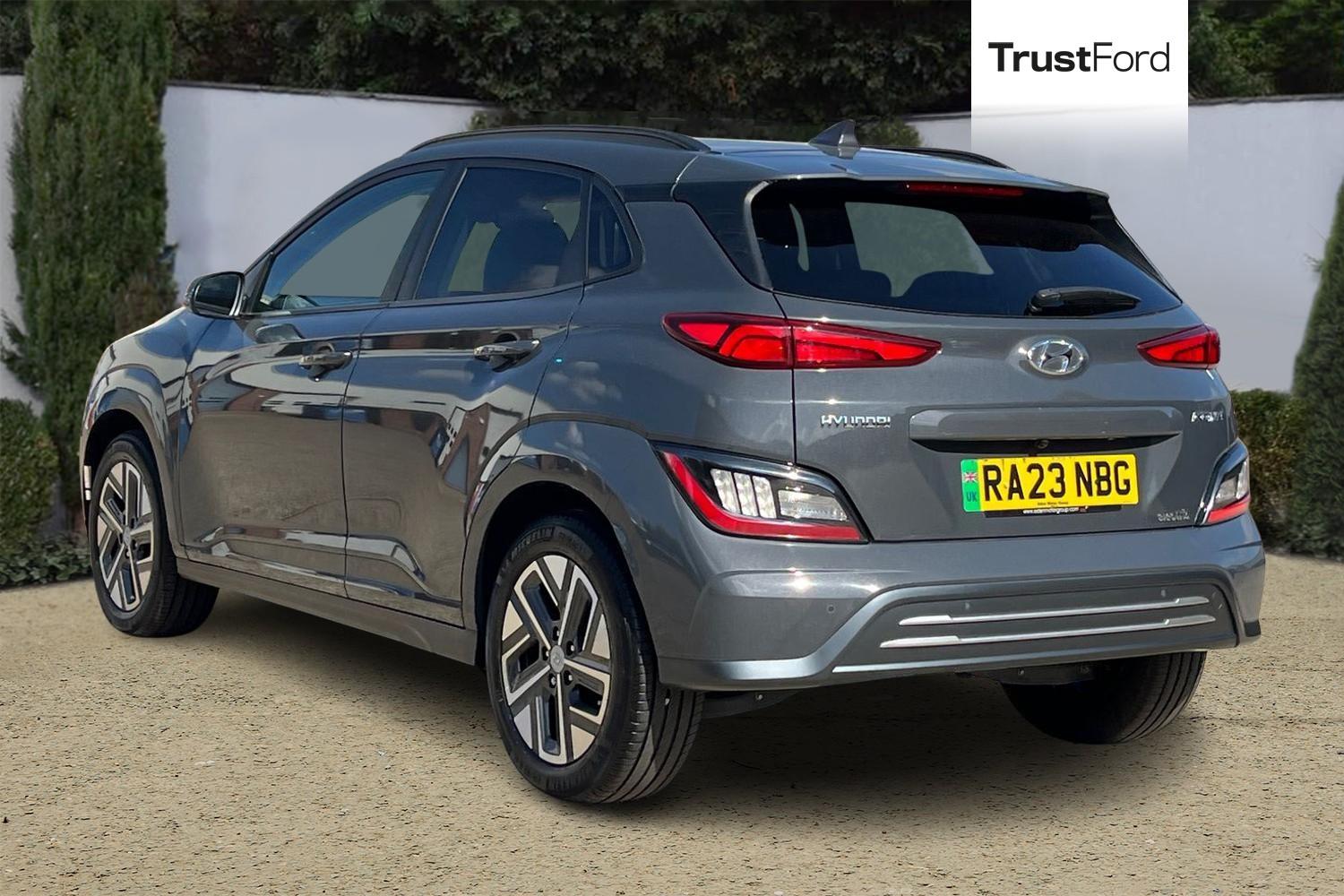 Hyundai KONA Photo 1