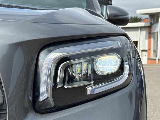 MERCEDES-BENZ Glb Photo 25