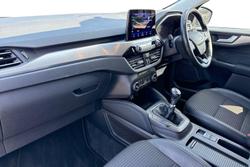 FORD Kuga Photo 2