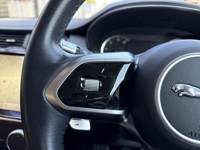 JAGUAR E-Pace Photo 16