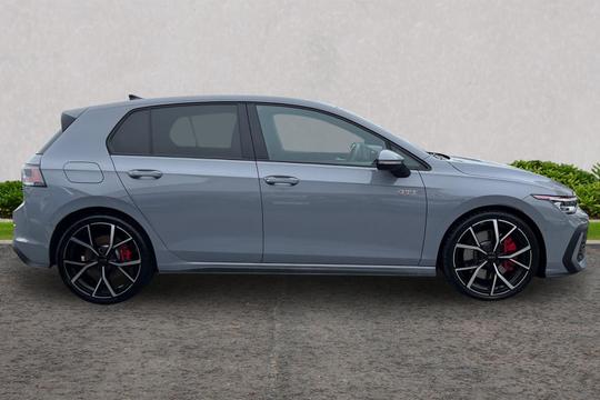 Volkswagen Golf Photo autoimg-fc38cacd3455c143c8aba4f1ac0ac86827eae0ff.jpg