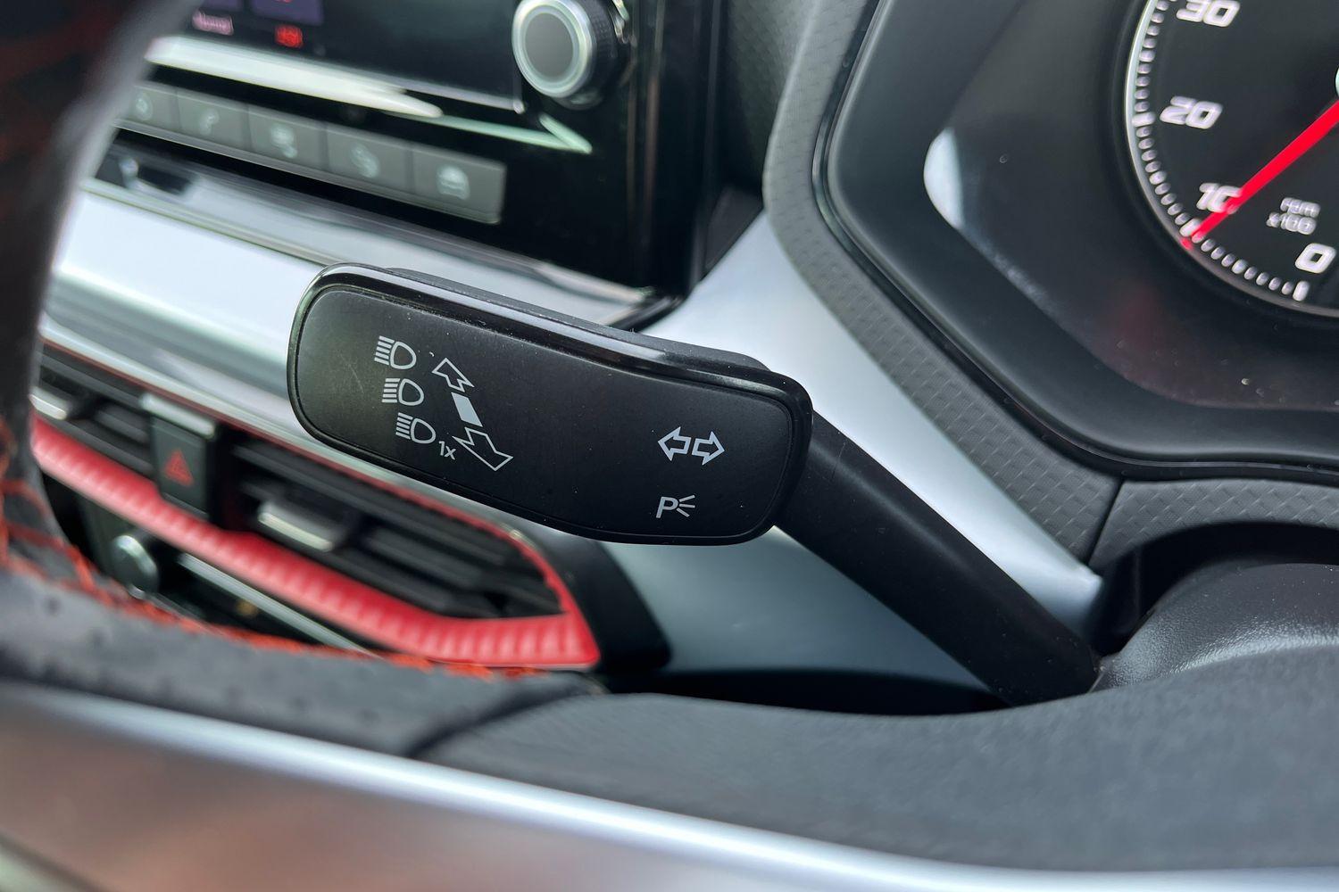 SEAT ARONA Photo 13