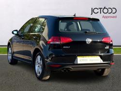 VOLKSWAGEN Golf Photo 3
