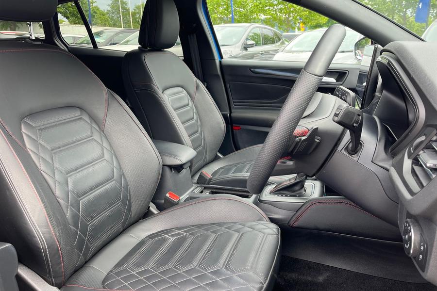 Ford FOCUS Photo autoimg-fc469eb304d1fc52b5c8fac9de3203dca78f7ef1.jpg