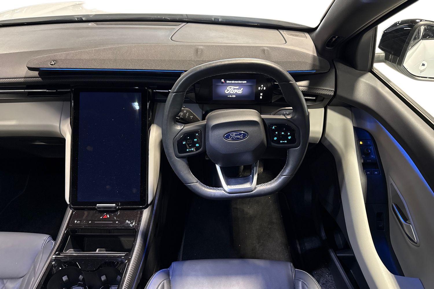 Ford Explorer Photo 10