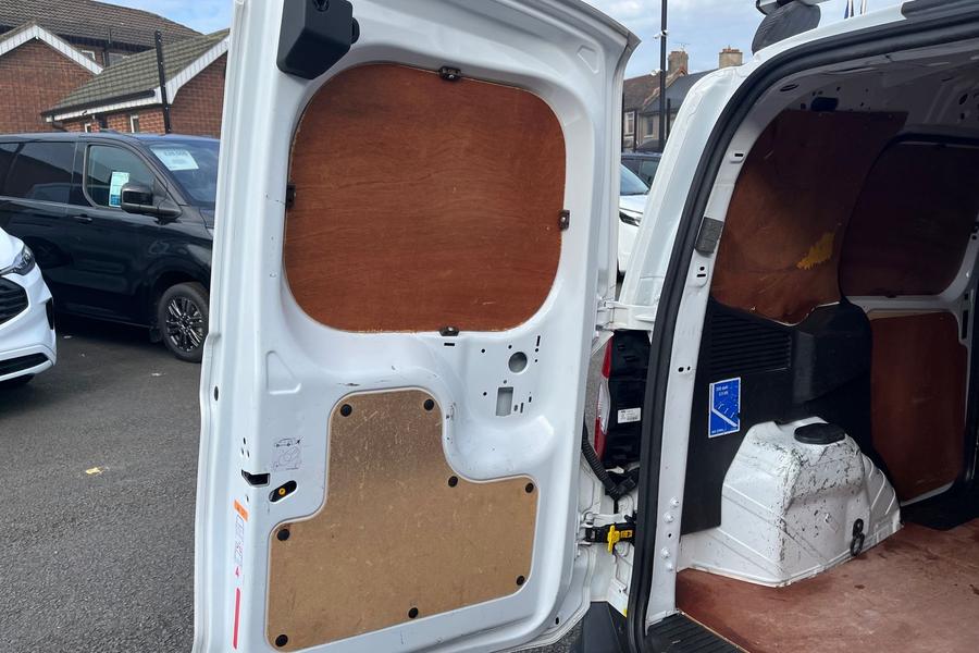 Ford TRANSIT COURIER Photo autoimg-fc4abe2df6e3f0fa23cb5db41e28fe872bed05e3.jpg