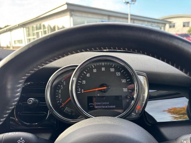 MINI Hatch Photo 36