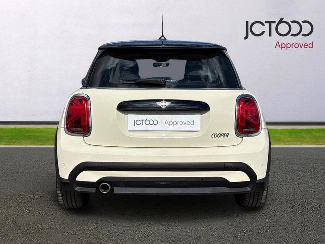 MINI Hatch Photo 7