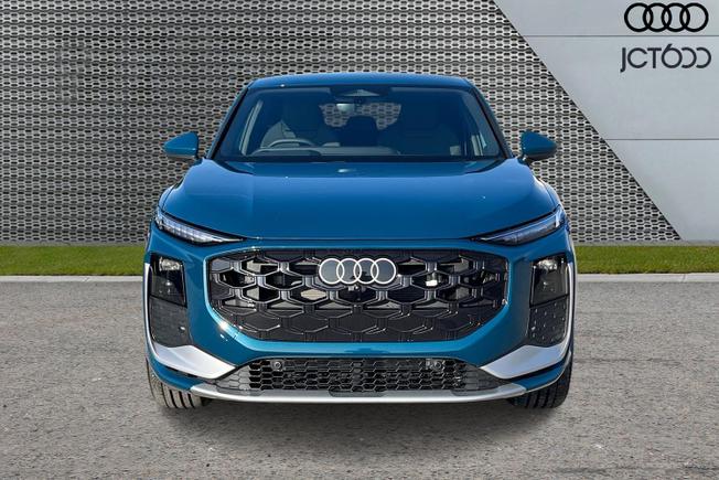 Audi  Q3 Sportback Photo 8