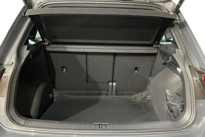 VOLKSWAGEN Tiguan Photo 12
