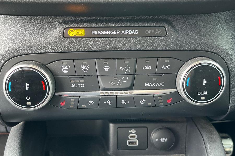 Ford KUGA Photo autoimg-fc5c76bccbf9805f9936e05709d1bf8aceab43d8.jpg