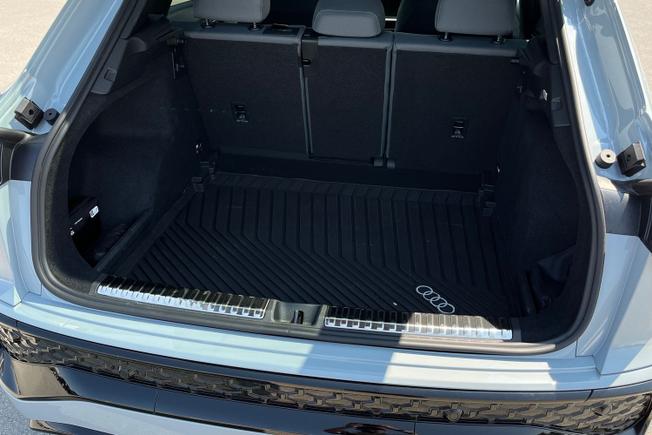 AUDI Q3 Photo 12