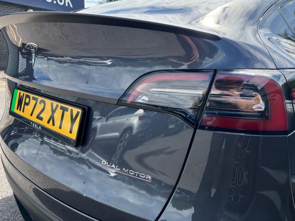 TESLA Model Y Photo autoimg-fc5d4fd8ac780ea9ca6f404aa797384efbe89126.jpg