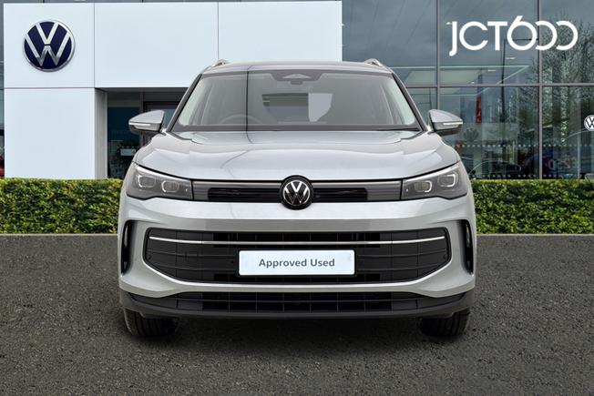 VOLKSWAGEN Tiguan Photo 8