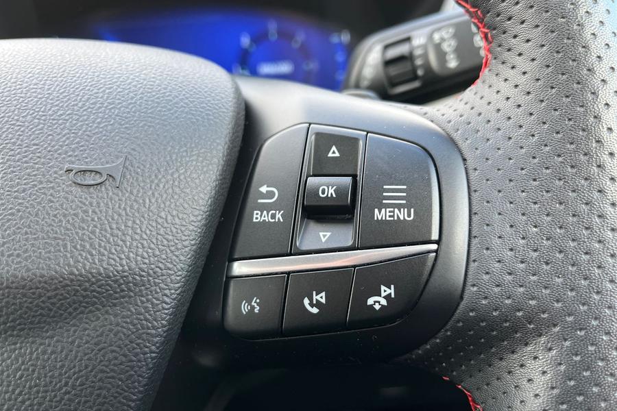 Ford Kuga Photo autoimg-fc6020e668b3cd43e9279295f8c01375f118cafa.jpg