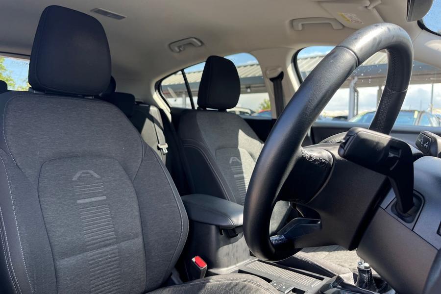 Ford Focus Photo autoimg-fc6087806f8d98d43eebca78197dd39f2f061cd2.jpg