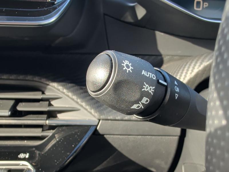 Used Peugeot 2008 KJ25AWO 22