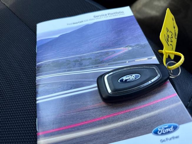FORD Fiesta Photo 41