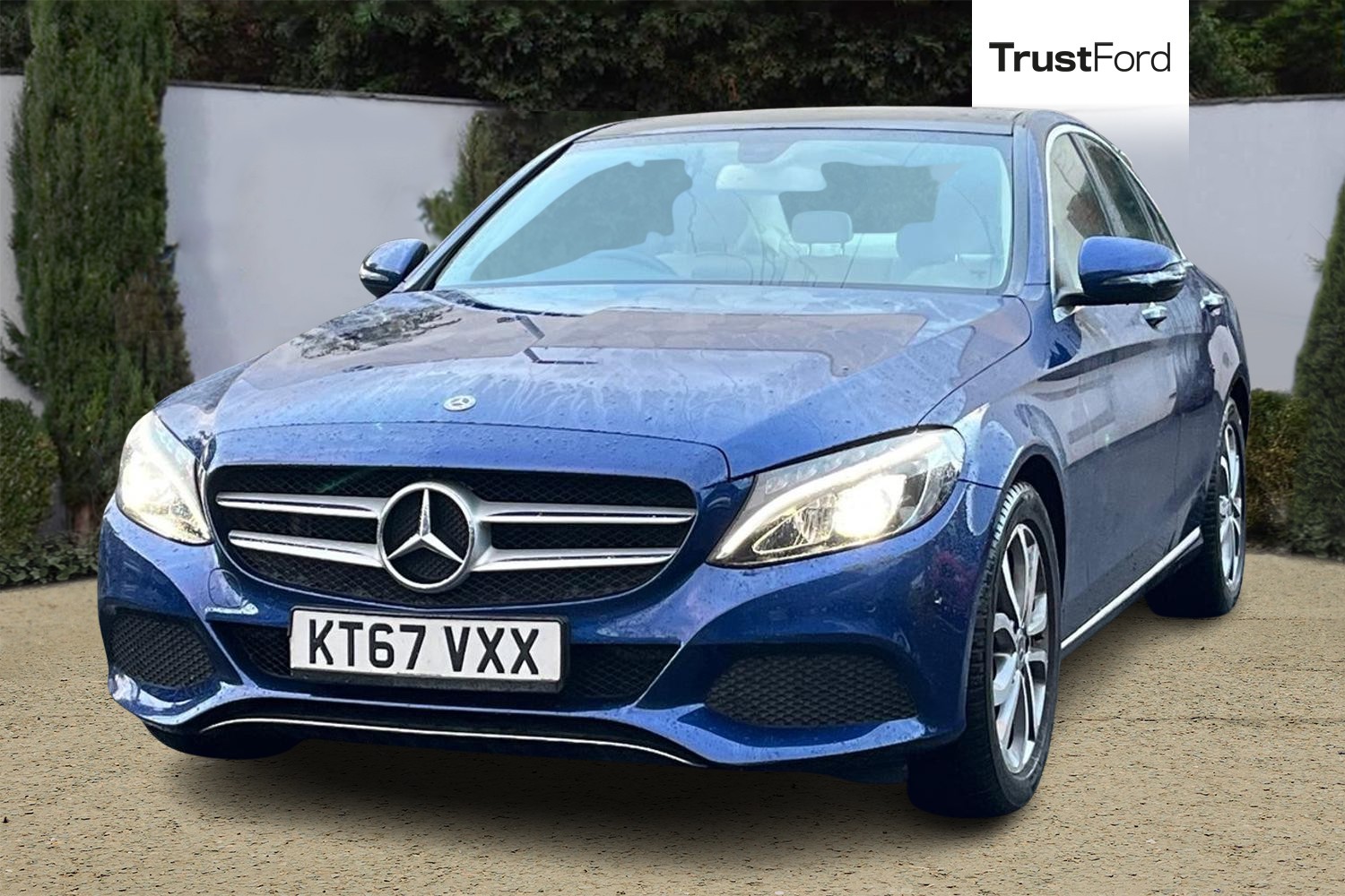 Mercedes-Benz C CLASS Photo 4