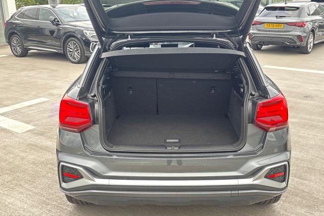 AUDI Q2 Photo 12