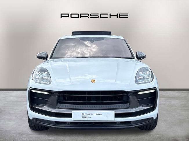 PORSCHE Macan Photo 2