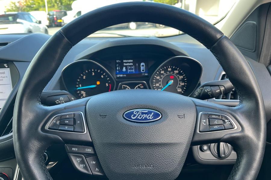 Ford KUGA Photo autoimg-fc76d5a18545d4c2f0eda204483655f1fa8d732f.jpg