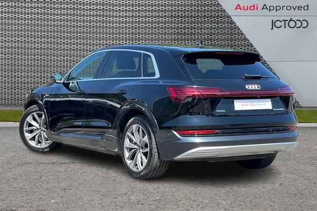 AUDI e-tron Photo 3